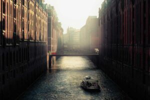 Picsum ID: 826 Quia quos velit ipsum quam nemo